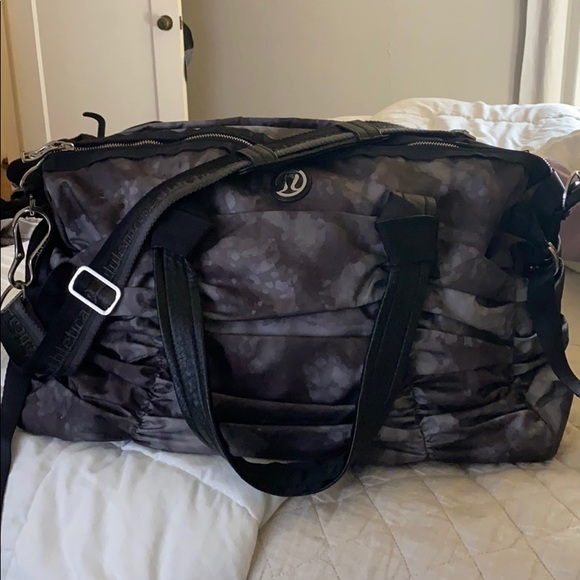 Lululemon duffle bag